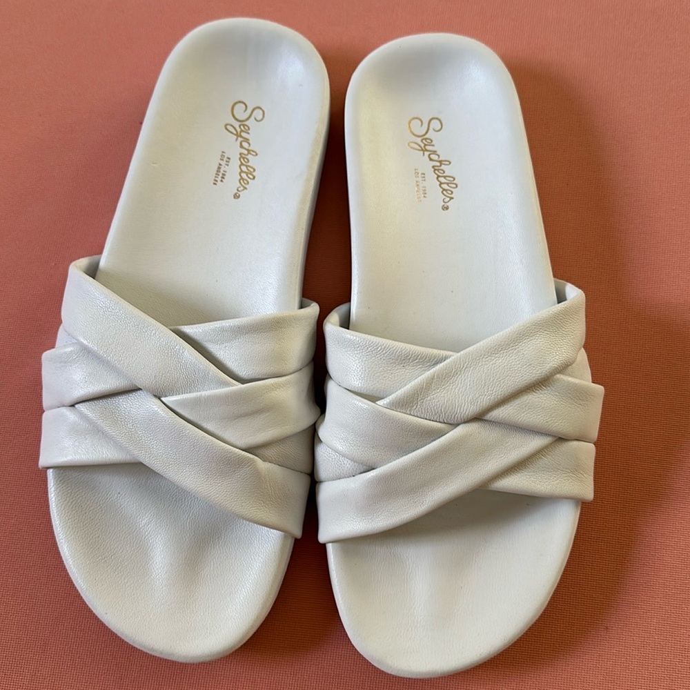 New Seychelles Leather Sandals. White. Size 8.
